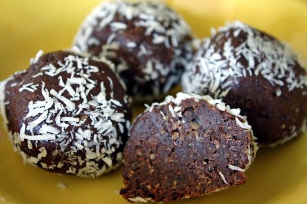 Paleo Gluten-Free Date Chocolate Balls